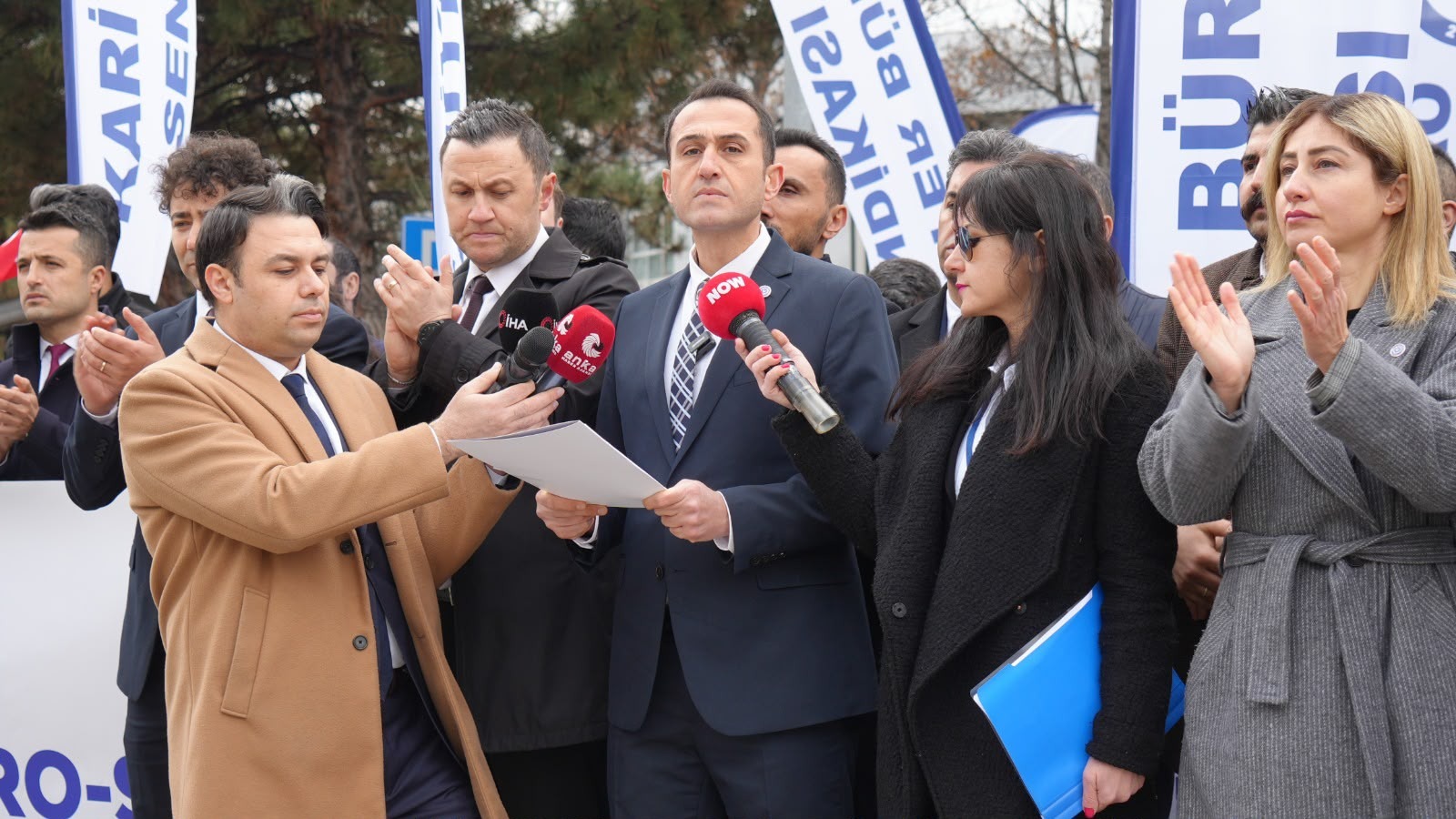 Kamu Çalışanları İsyan Etti! Kariyer Meslek Mensupları Arasındaki Maaş Uçurumu Derinleşiyor!