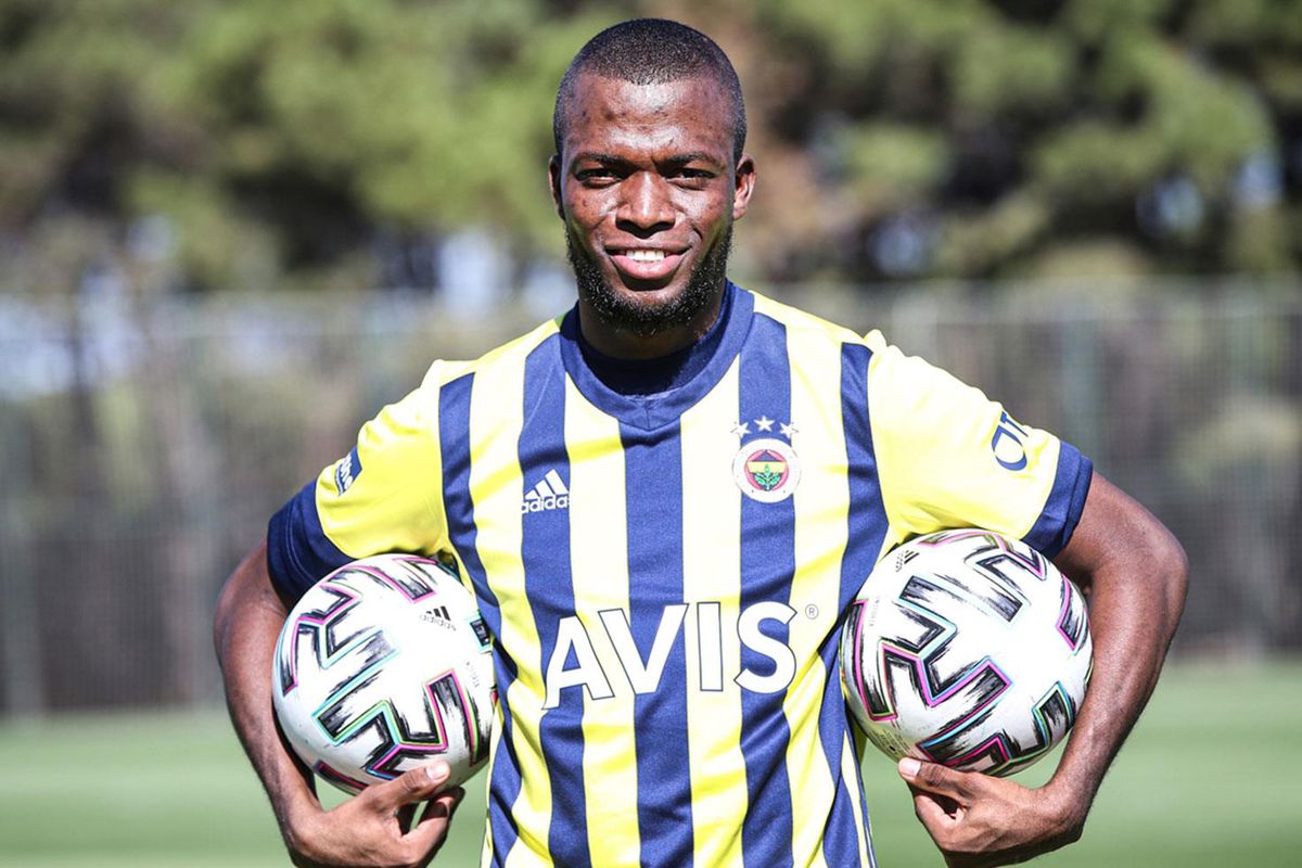 Eski Fenerbahçeli Enner Valencia'dan Dev İmza! Arjantin Devi Transferi Resmen Duyurdu