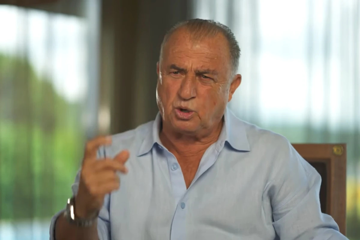 Fatih Terim’den İbrahim Hacıosmanoğlu’na Olay Hareket! Eliyle Yeri Gösterip Rest Çekti