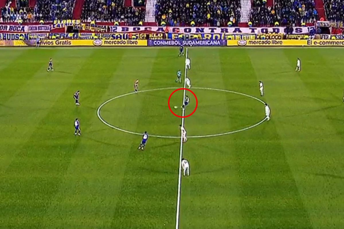 Boca Juniors-Recoleta Maçında Akılalmaz An! İki Yarıya da Aynı Takım Başladı