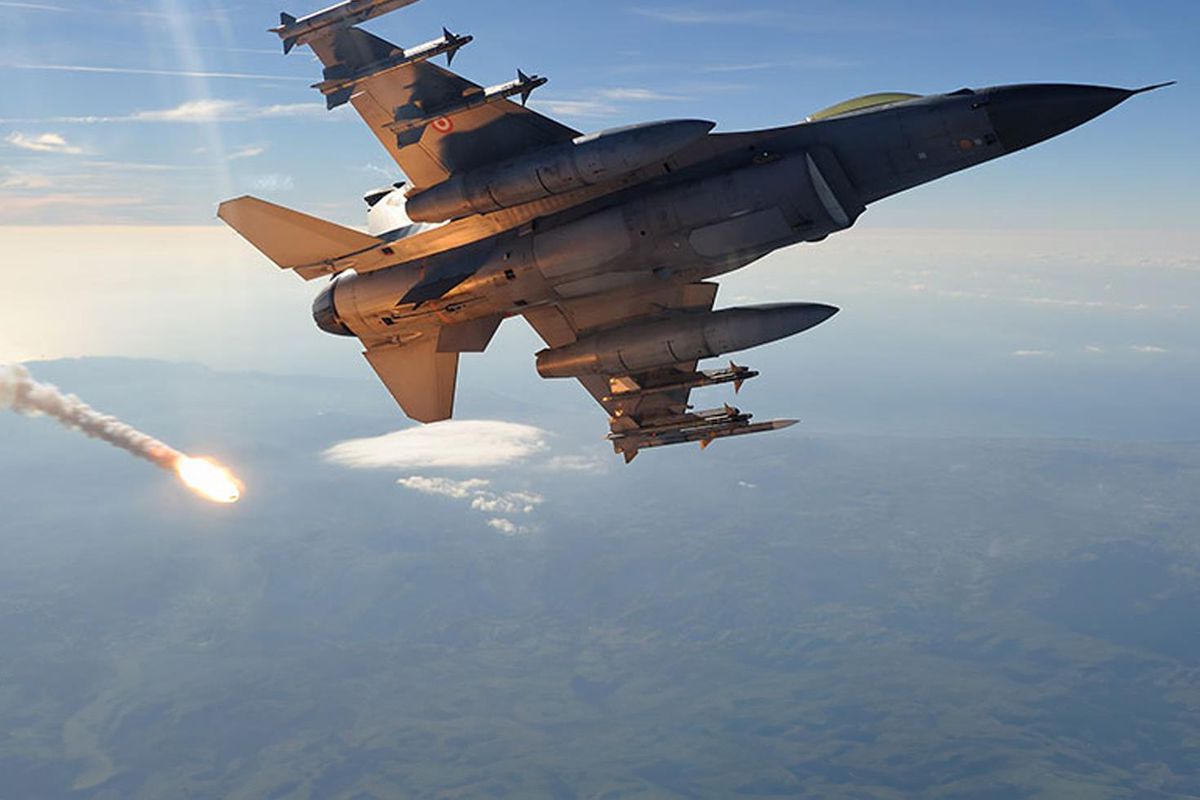 Letonya Hava Sahasında Alarm! Türk F-16'ları ve İtalyan Eurofighter'ları İHA İçin Havalandı