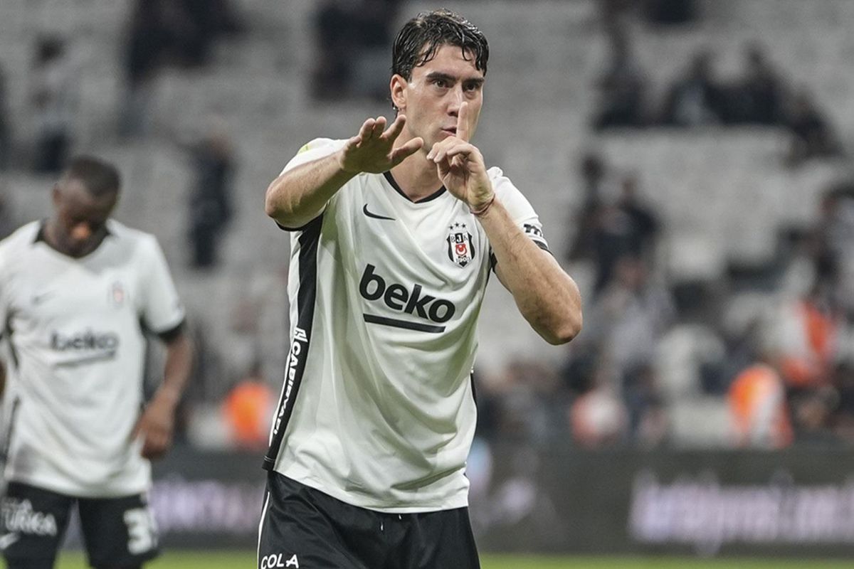 Dusan Vlahovic Beşiktaş Formasıyla İlk Maçına Çıktı! Tribünlerden Büyük Destek