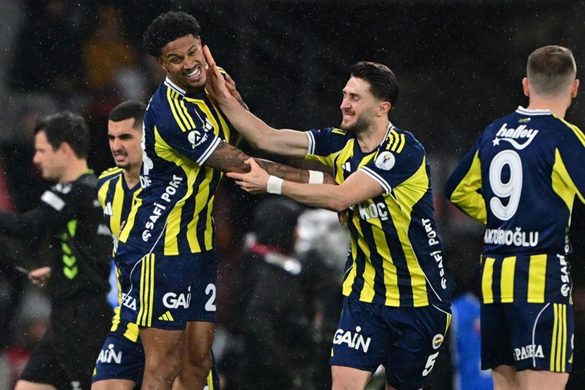 Oosterwolde Transferinde Sıcak Gelişme! Roma Resmî Teklifini Yaptı, Fenerbahçe Rakamı Belirledi