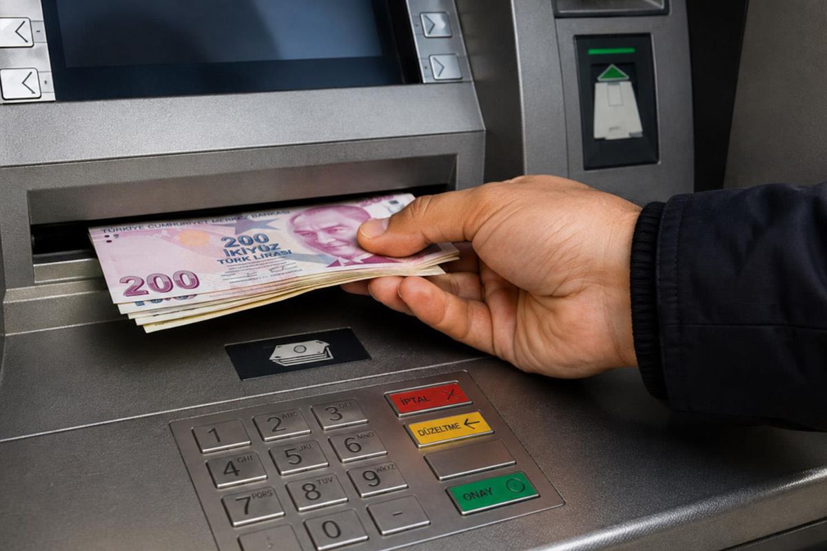 ATM'den Para Çekenleri Şaşırtan Yeni Dönem! 10, 20 ve 50 TL'lik Banknotlar İçin Kurallar Değişiyor