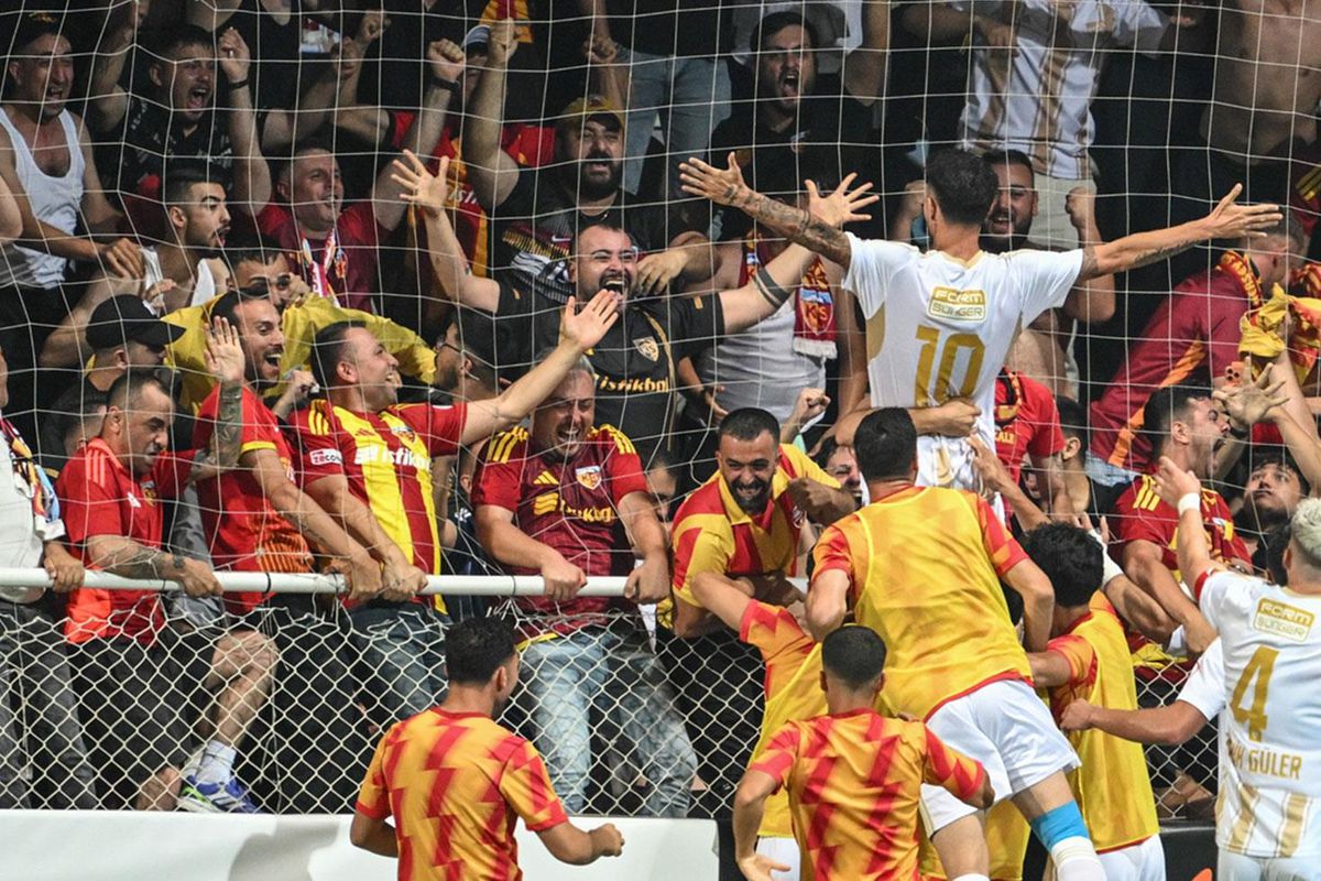 Kayserispor'dan Kusursuz Başlangıç! Iğdır FK'yi Devirdi, Liderliği Devraldı