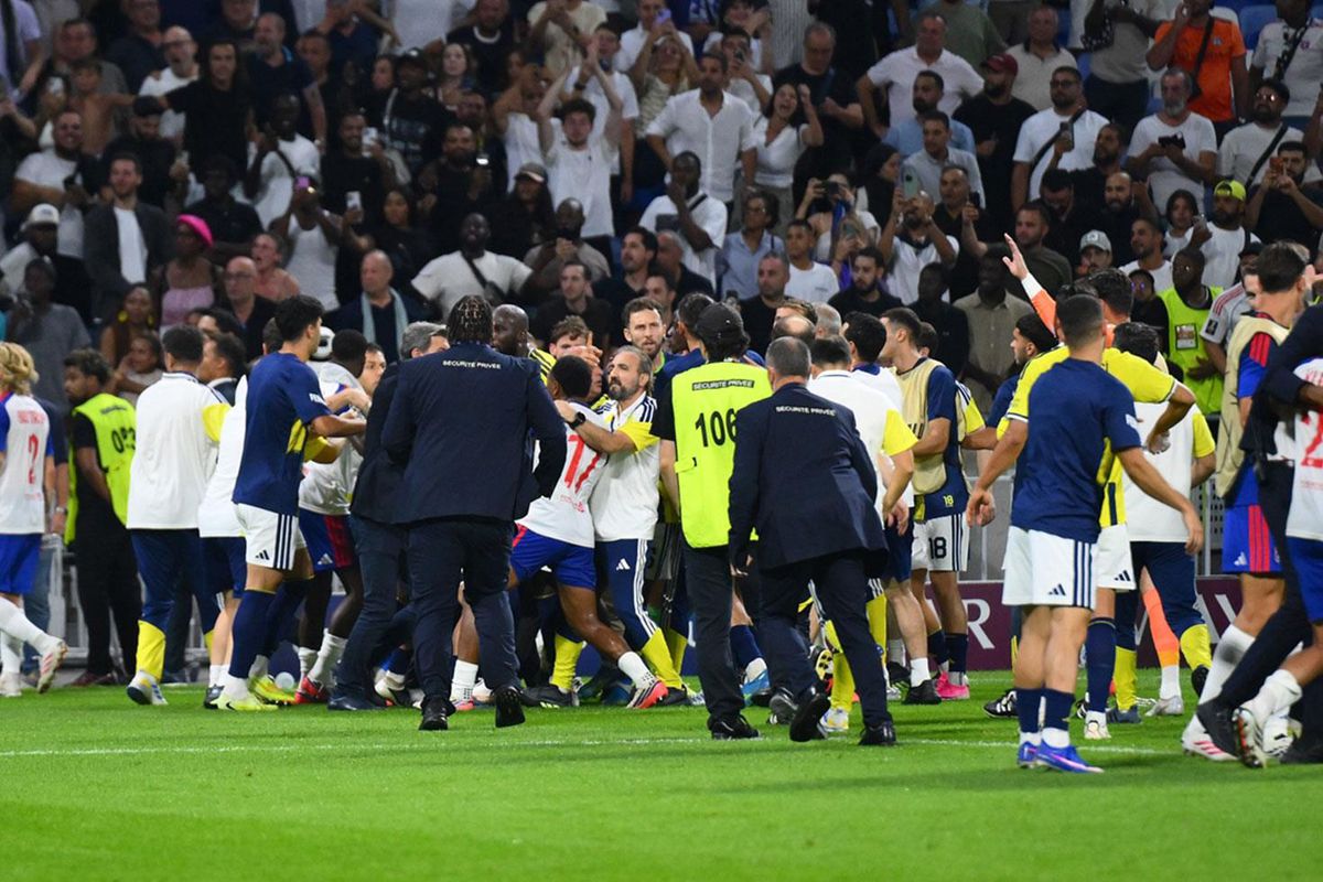 Fenerbahçe Lyon'u Eledi, Fransız Ekibinde Hesaplar Altüst Oldu! 40 Milyon Euroluk Kayıp Sonrası Acil Karar