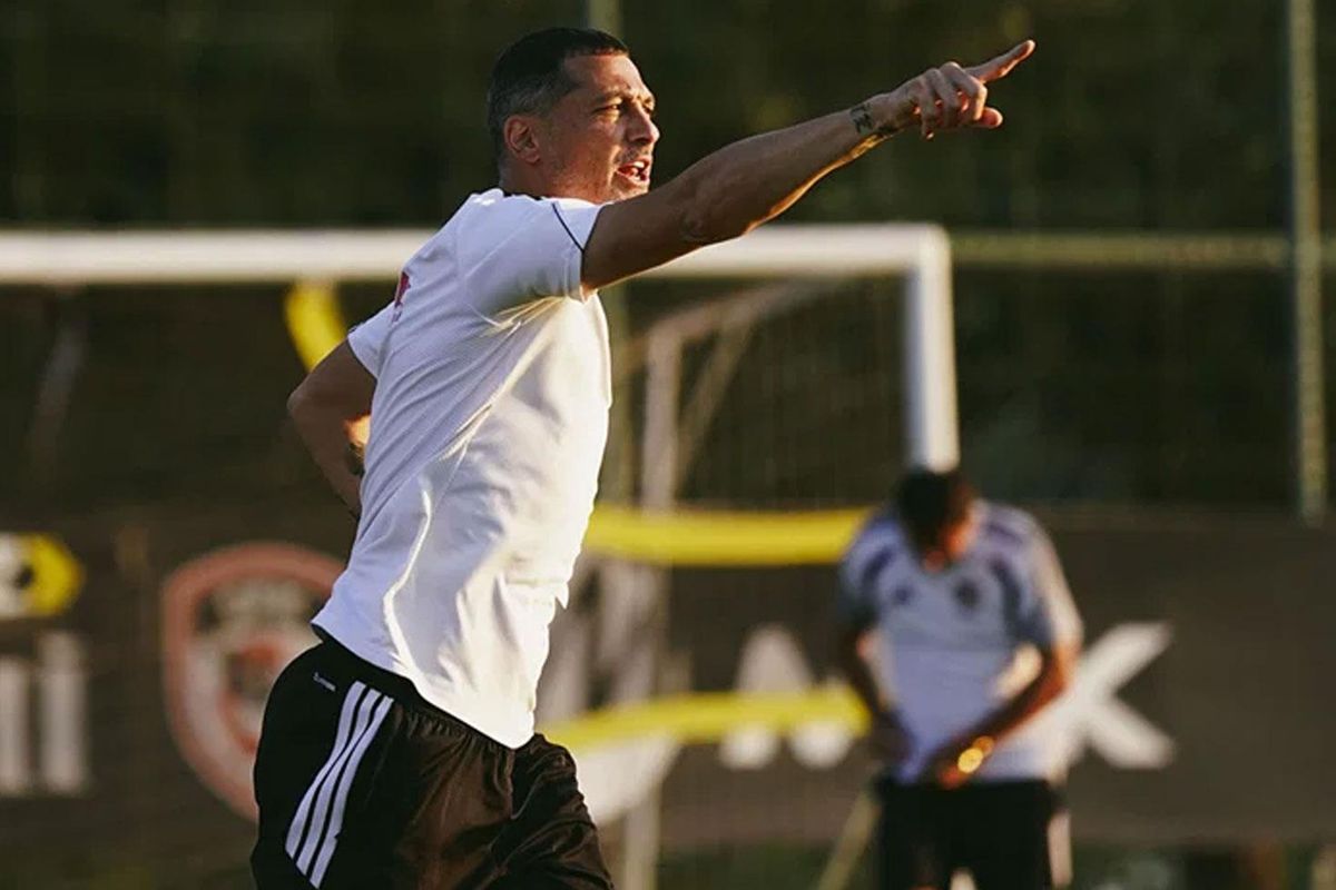 Gaziantep FK'de Mirel Radoi Dönemi Sona Erdi: Yeni Teknik Direktör İçin Çağdaş Atan Gündemde