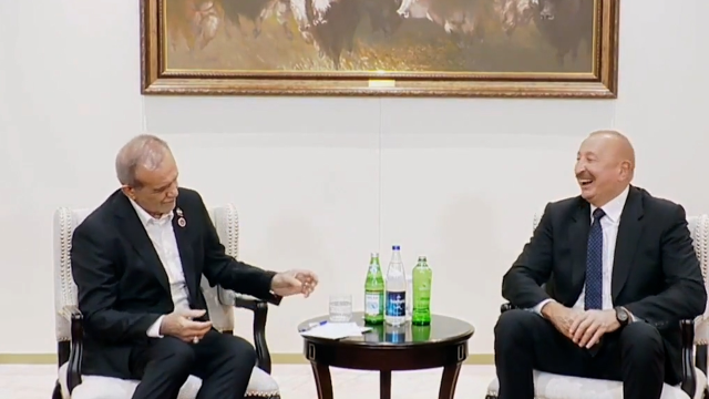 Aliyev Pezeşkiyan'ın Masasındaki Suyu Görünce Dayanamadı: Türkçe Diyalog Güldürdü