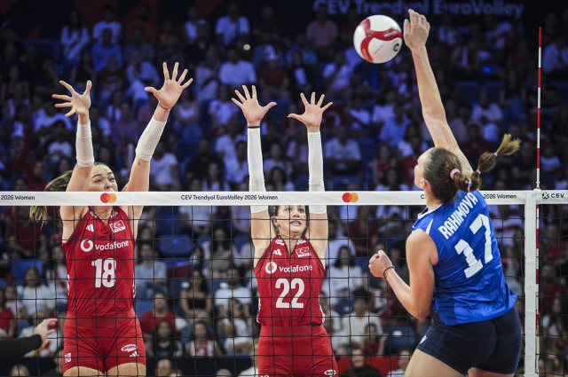 Filenin Sultanları'ndan Gövde Gösterisi! Azerbaycan'a Set Vermeden Çeyrek Finale Yükseldik