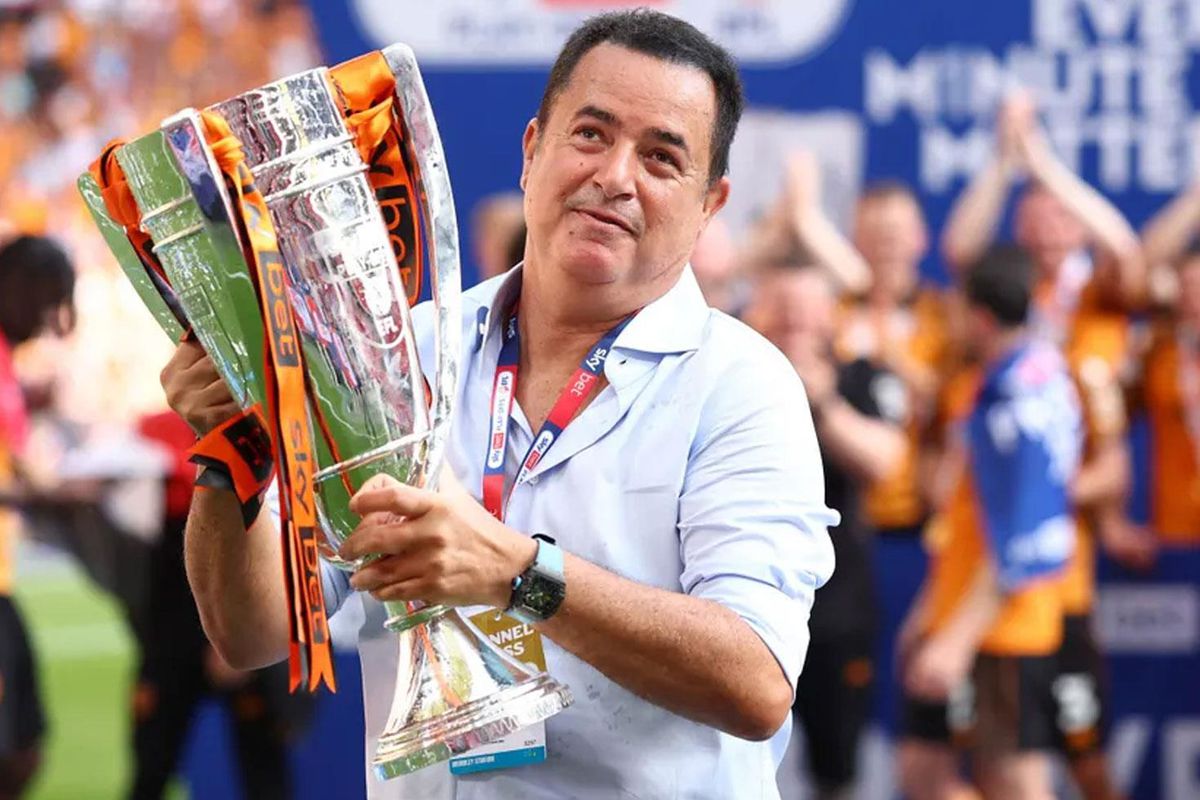 Acun Ilıcalı Transferde Şov Yaptı! Son Gün 5 İmza, Hull City'ye Tam 19 Yeni Futbolcu