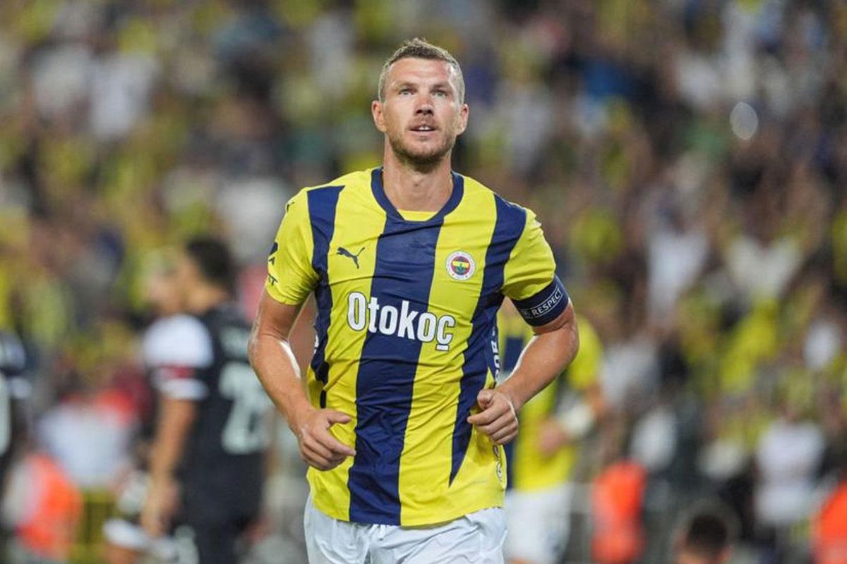 Bosna-Hersek'te Bir Devir Kapanıyor: Edin Dzeko Milli Takımı Bırakıyor