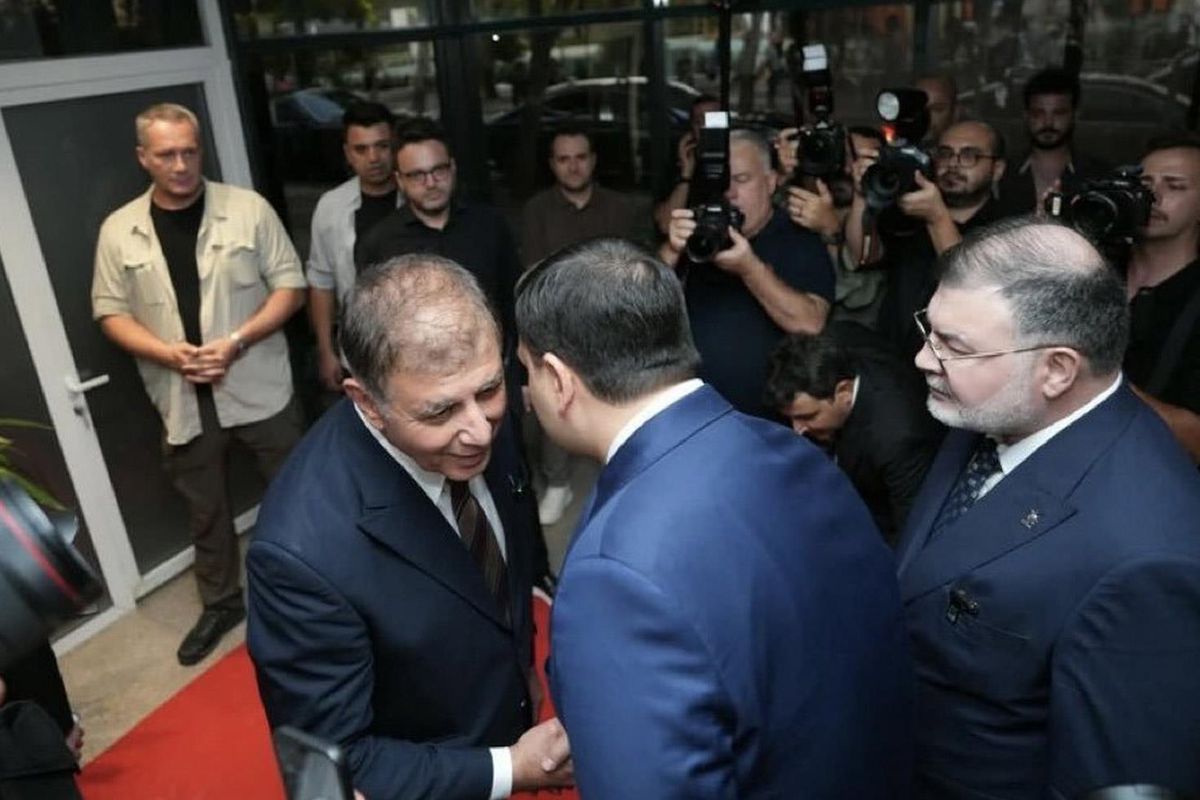 Cemil Tugay ile Eyyüp Kadir İnan Aynı Karede! İzmir'deki Buluşma Parti Değişikliği İddialarını Yeniden Gündeme Taşıdı