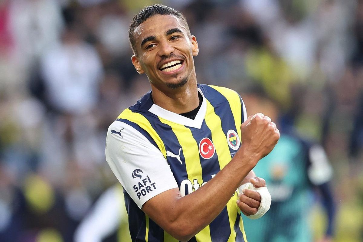 Eski Fenerbahçeli Djiku'dan Galatasaray'ın Yeni Yıldızına Olay Sözler! “Mükemmel Bir Futbolcu”