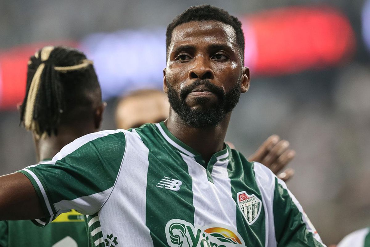 Bursaspor'un Iheanacho'su Var! 90+2'de Sahneye Çıktı, Manisa'da 3 Puanı Getirdi
