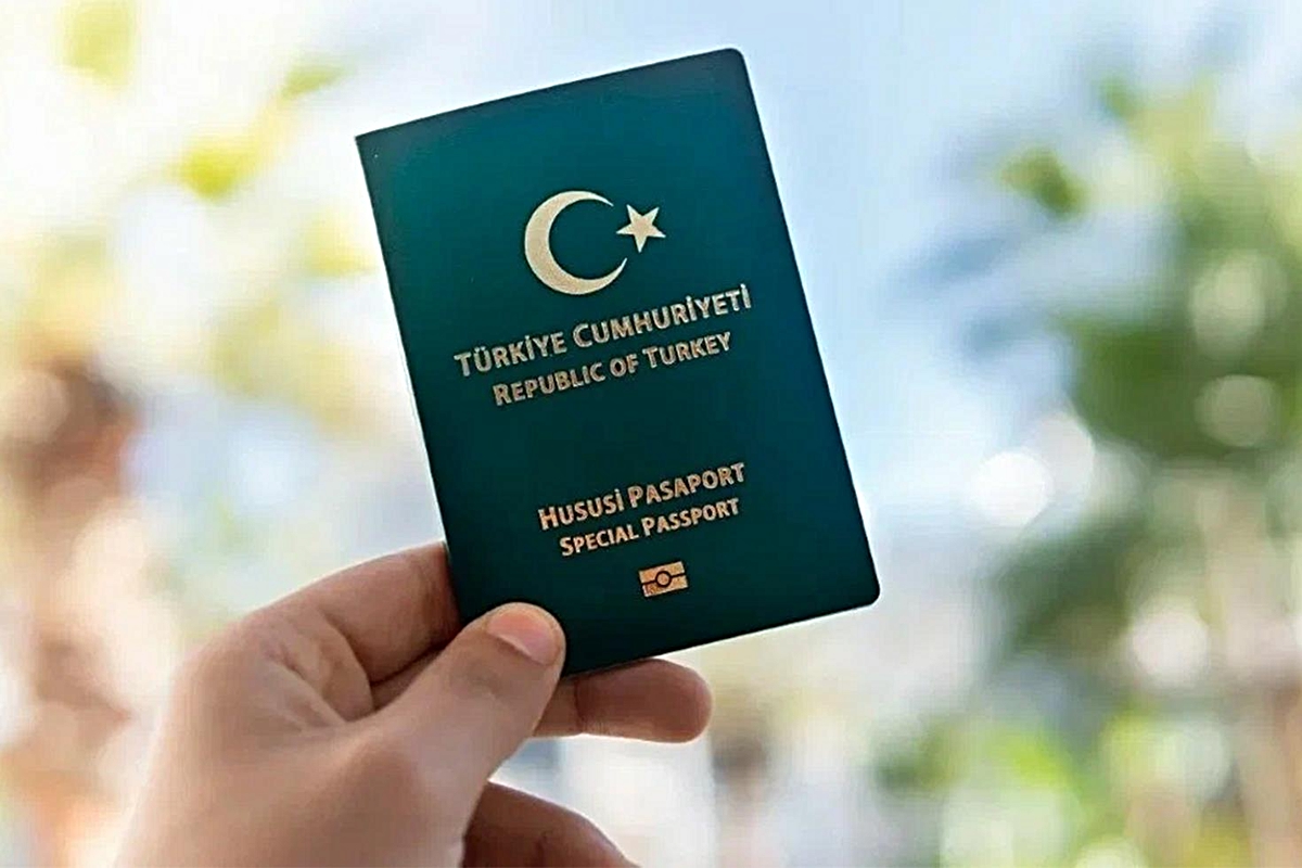 Yeşil Pasaport İçin Yeni Talep: 15-20 Yıllık Turist Rehberlerine Hak Verilmesi İstendi