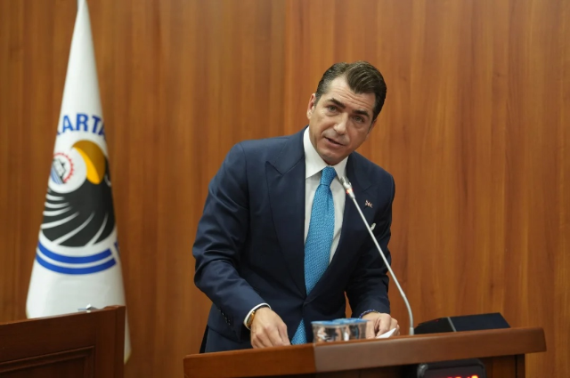 İBB Meclisinde Dikkat Çeken İstifa: Ekrem Eray Arda CHP Grubundan Ayrıldı