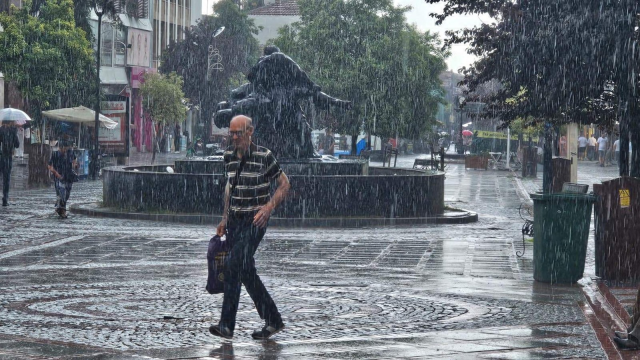 İstanbul’da Yağmur Ne Zaman Başlayacak? Meteoroloji’den 6 İl İçin Sel ve Su Baskını Uyarısı