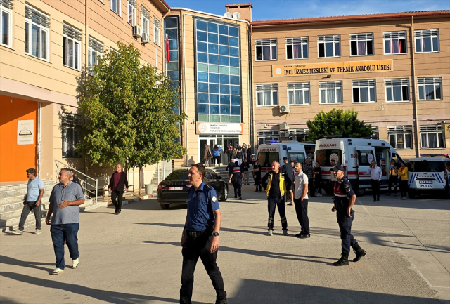 MEB’den Manisa’daki Silahlı Saldırı Sonrası Açıklama! Okulda Eğitime Ara Verildi