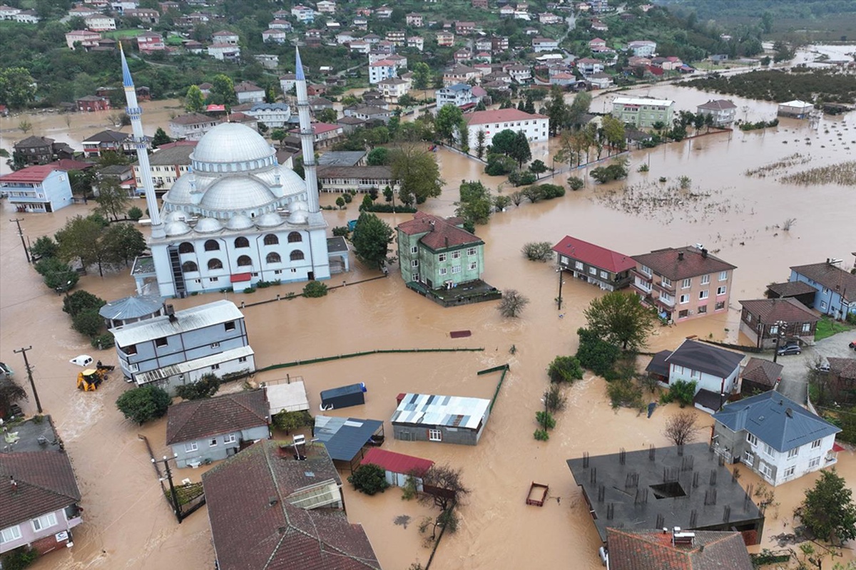 Sakarya'da 16 Ekim Cuma okullar tatil edildi! Üniversitelerde de eğitime ara verildi