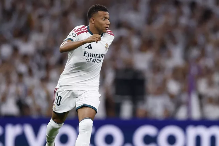 Mbappe'nin formalarını yaktıkları iddia edildi! Çin'de Mao Zedong tartışması