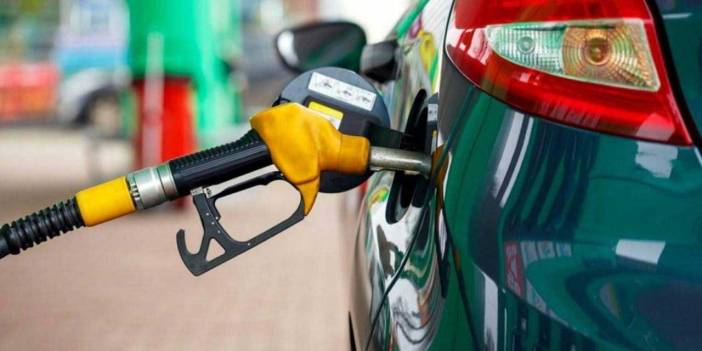 Araç sahipleri 81 ile duyuru yapıldı! Benzin ve motorine çifte zam açıklandı o eşik yine aşılıyor