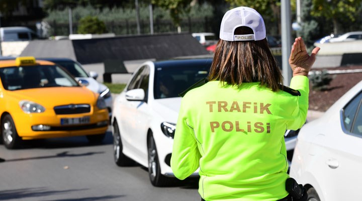 trafik-cezalarinda-2023-yili-tarifesi-belli-oldu-trafik-cezalarina-yuzde-100un-uzerinde-zam-uygulanacak-2.jpg