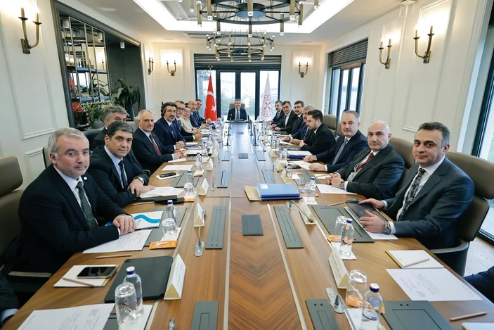 hazine-ve-maliye-bakani-finansal-istikrar.webp