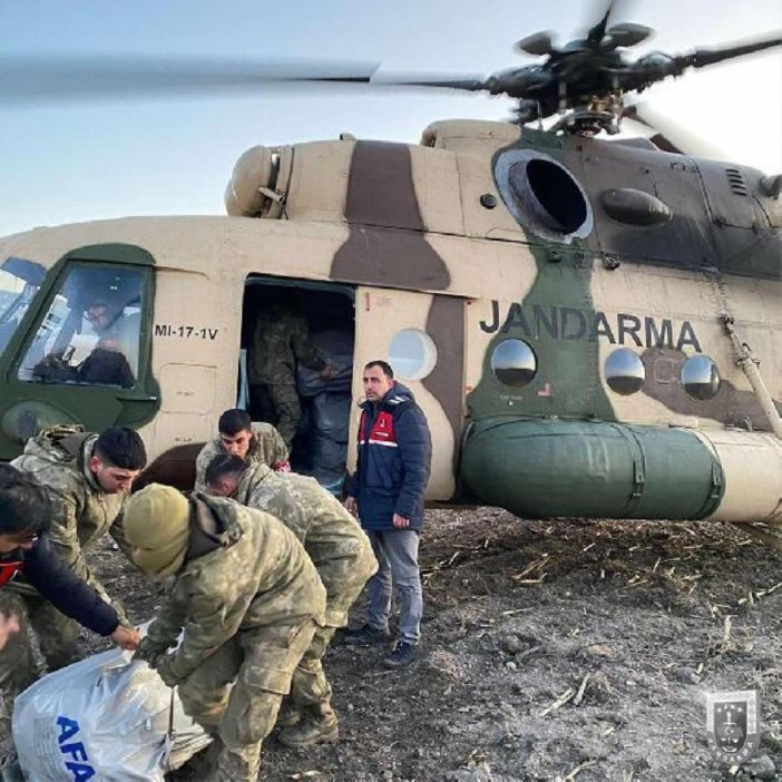 jandarma-depremde-hastanelere-hava-yolu-ile-2-15620810-amp.jpg