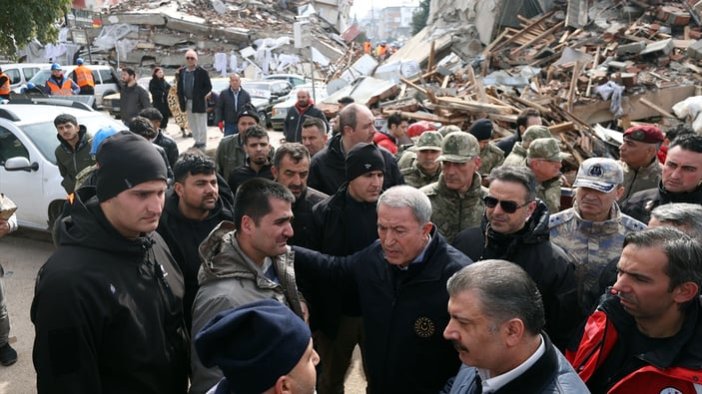 hulusi-akar-ve-fahrettin-koca-deprem-alaninda-inceleme-yapti-24990858.jpg