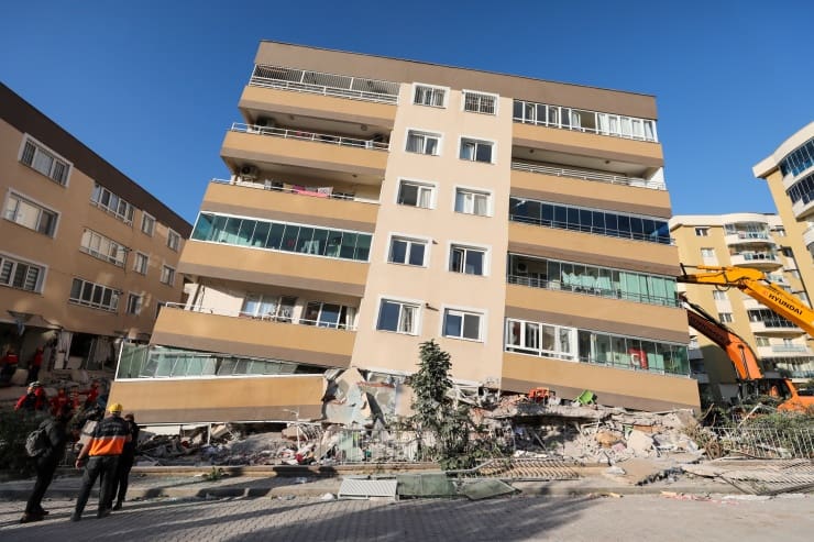 izmir-deprem-aa-001.jpg