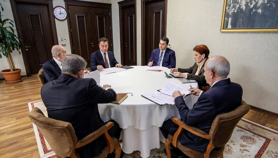 6li-masa-kafalari-karistirdi-millet-ittifakinin-cumhurbaskani-adayi-kim-oldu.png