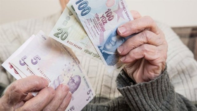 emeklilikte-bilinmeyen-banka-detayi-eyt-dilekcesinde-dogru-kutucugu-isaretleyen-10-bin-tl-ek-odeme-alacak-2.jpg