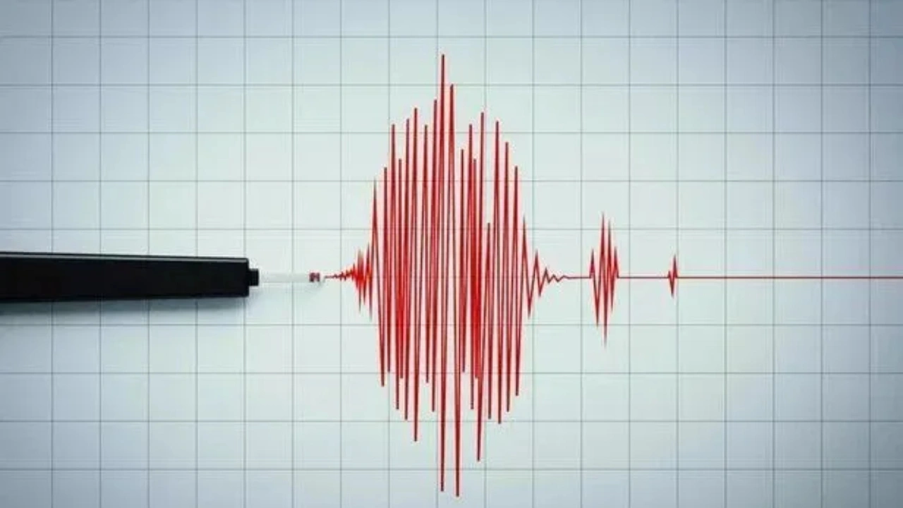 ege-denizinde-deprem-fshs.webp