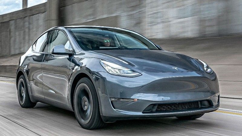 tesla-model-y-versiyonu-on-siparise-acildi-fiyatlar-dudak-ucuklatti-2.jpg