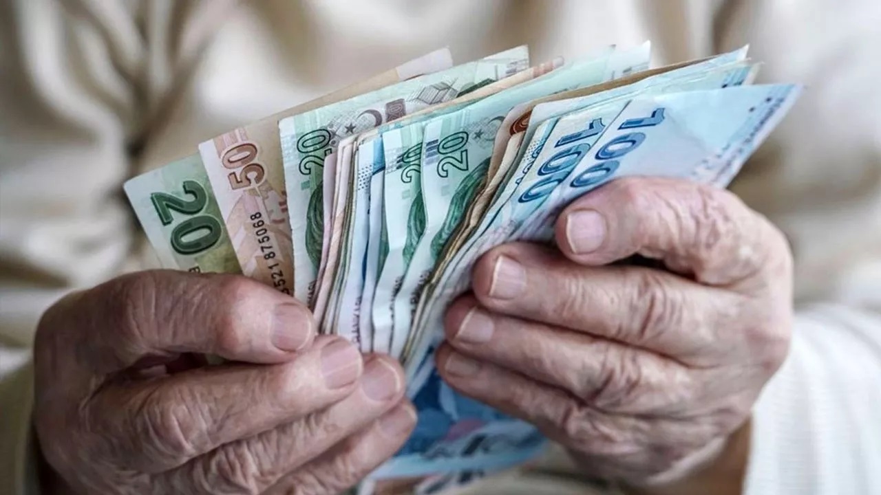 700-bin-isci-icin-dev-zam-refah-payina-ilave-45-zam-talebi-en-dusuk-ucret-15-bin.jpg