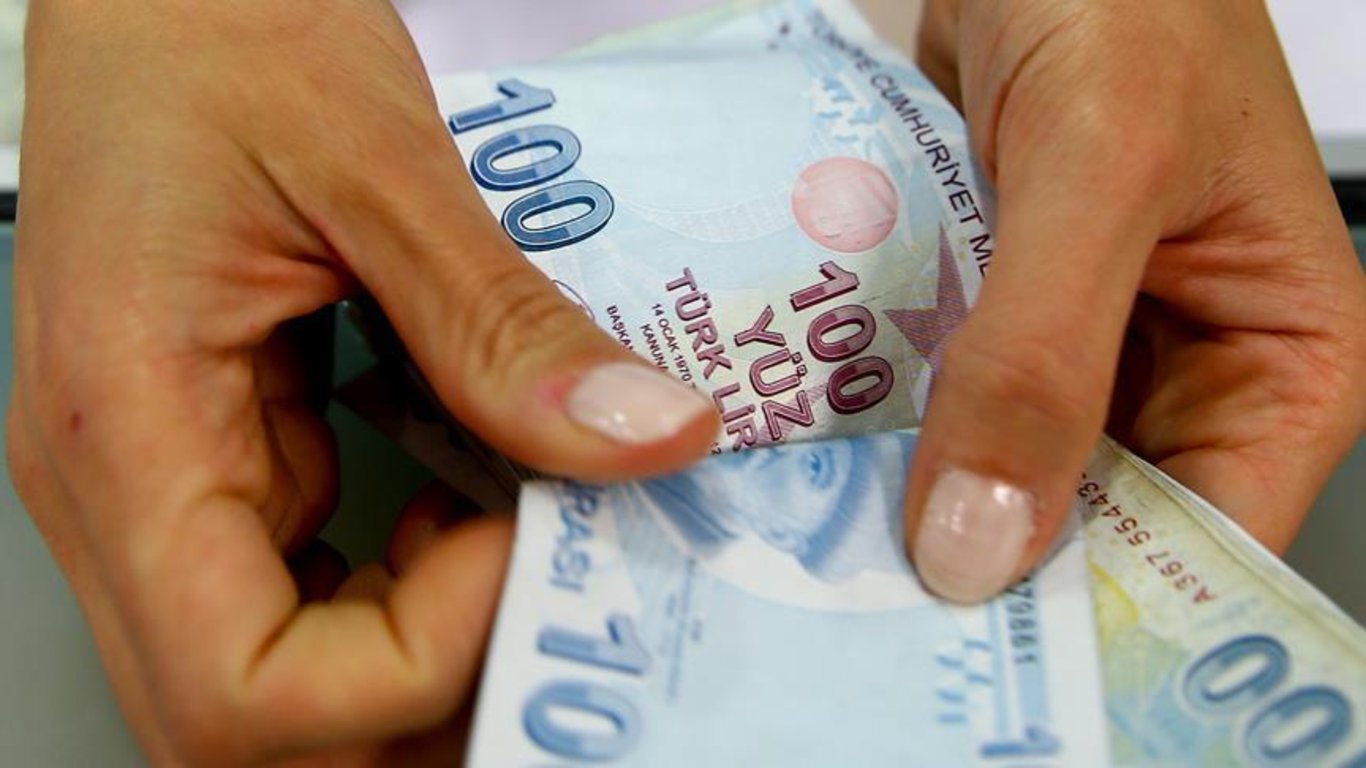 cumhurbaskani-ev-hanimlarina-emeklilik-mujdesini-verdi-emeklilik-sartinda-kritik-o-detay-2.jpg