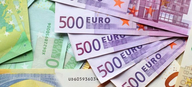 euro-dolar-yukari-yonlu-seyrine-devam-ediyor-1680175825.jpg