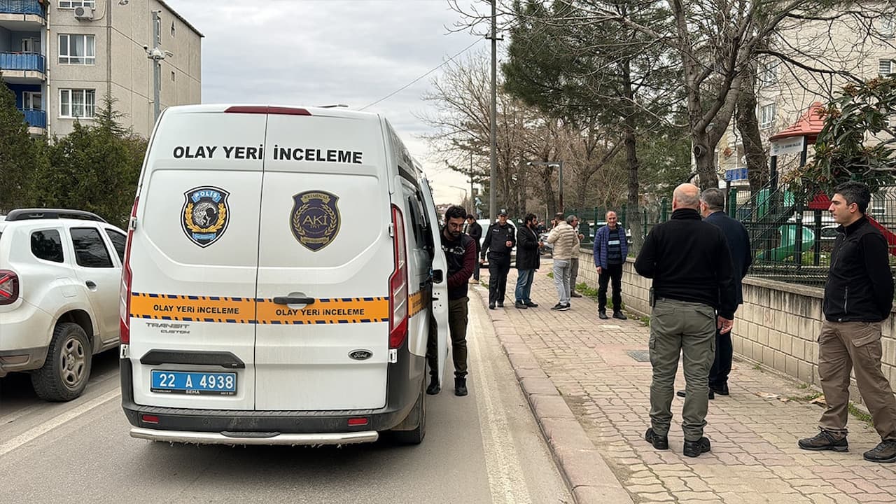 edirnede-komiser-bosandigi-esini-vurarak-oldurdu.jpg