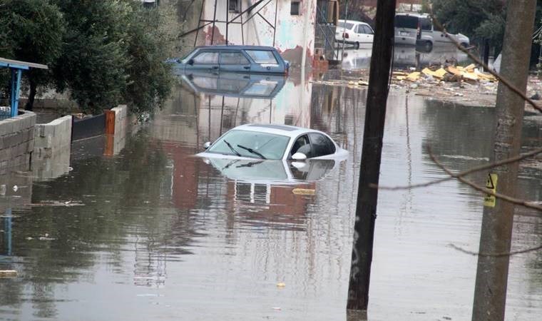 antalya-sel-felaketi-1.jpg