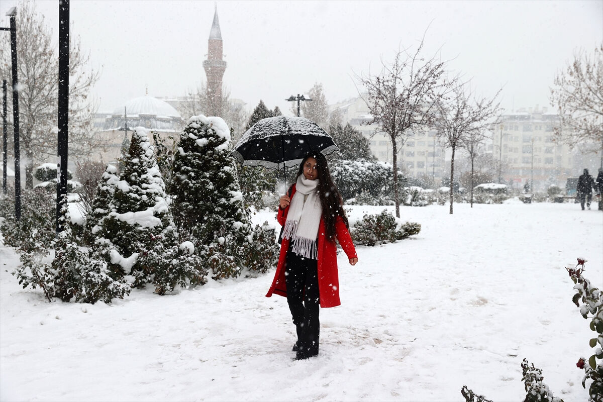 sivasta-okullar-tatil-mi-oldu-3-mart-pazartesi-sivas-valiligi-aciklamasi-merakla-bekleniyor-17409823918668-3.jpg