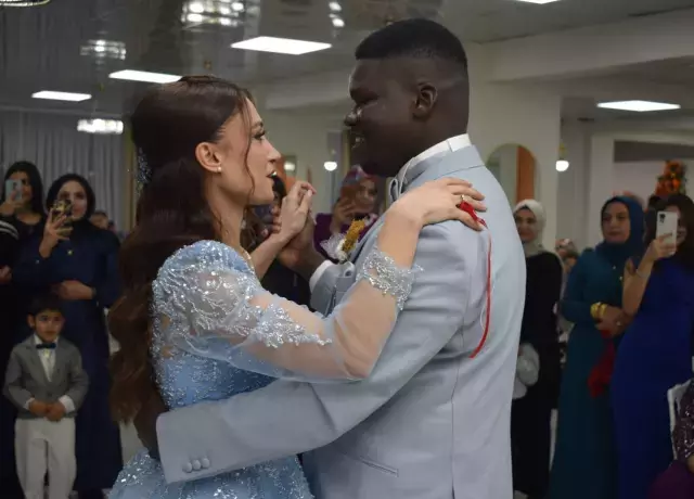 batman-a-afrikali-damat-18330697-2066-m.webp