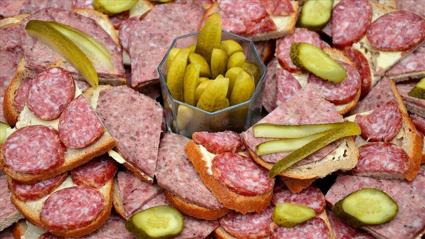 gencler-arasinda-yayiliyor-bagirsak-kanserinin-nedeni-bu-besinler-olabilir-17450494634935-1.jpg