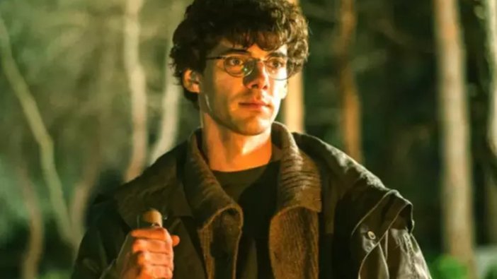 bahcivan-degil-cellat-netflixin-yeni-karanlik-fenomeni-004.jpeg