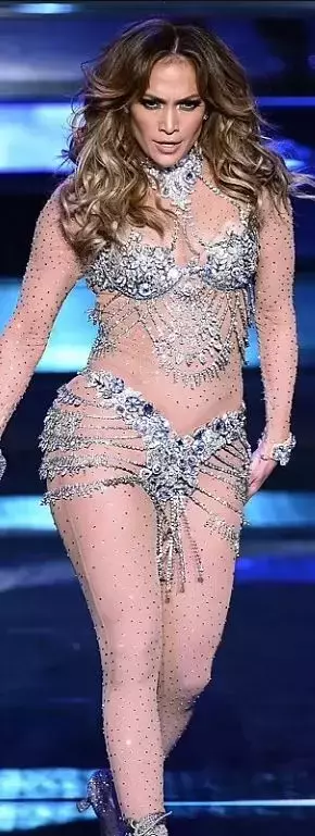 jennifer-lopez-suudi-arabistan-da-kulturel-18536355-5293-m.webp