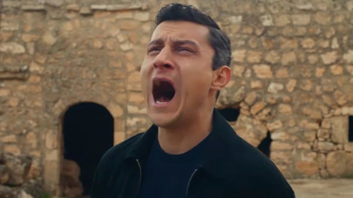 uzak-sehir-de-deprem-nare-kadrodan-ayriliyor-003.jpeg
