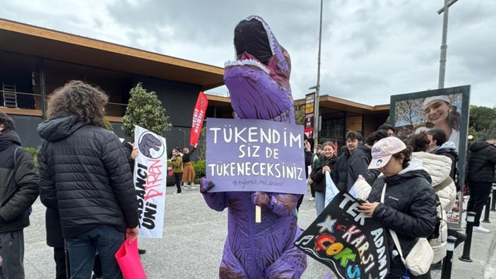 1-mayista-kadikoy-meydani-doldu-emekcilerin-sesi-yukseldi-001.jpeg