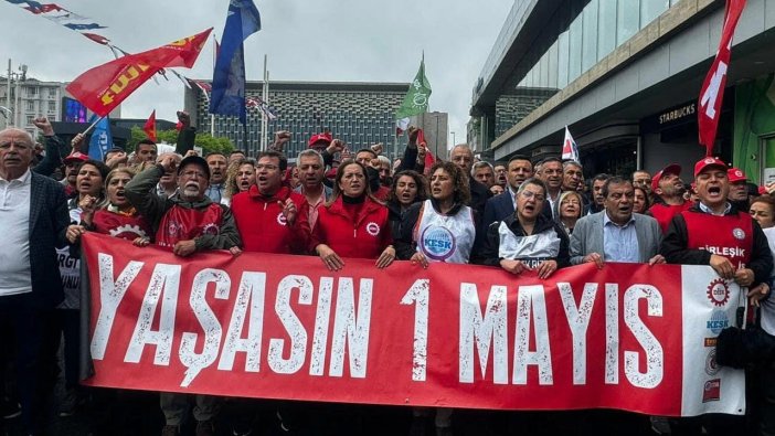 taksimde-1-mayis-yasaklar-barikatlar-ve-direnis-suruyor-004.jpeg