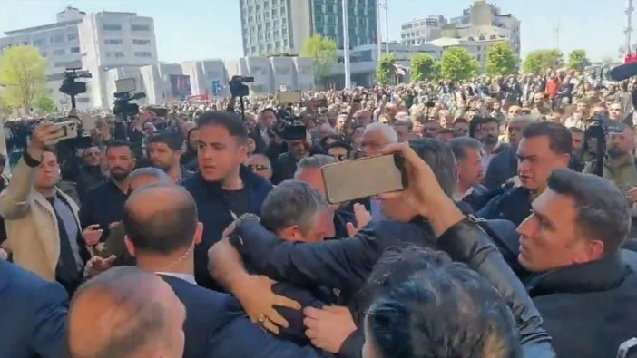 ozgur-ozele-cenazede-saldiri-gerilim-tirmaniyor.jpeg